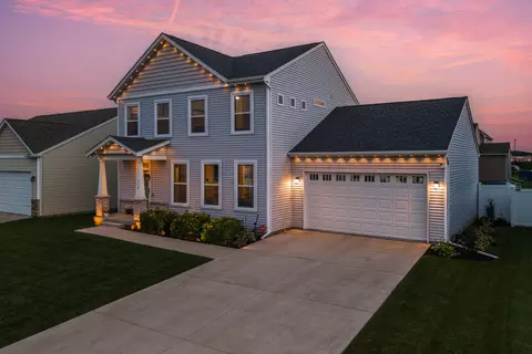Exterior - 610 17th Ave, Silvis, IL 61282 photo 10 of 12