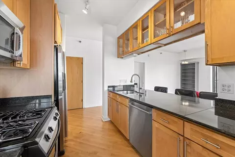 Kitchen - 41 E 8th St #2301, Chicago, IL 60605 photo 3 of 5