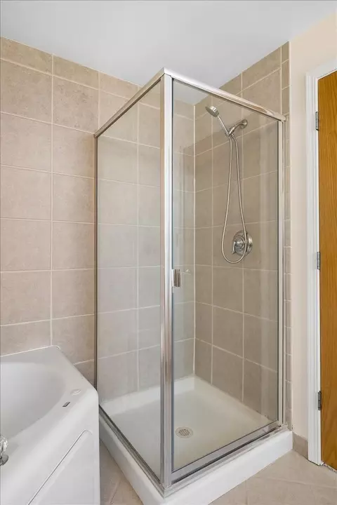 Bath - 41 E 8th St #2301, Chicago, IL 60605 photo 2 of 3