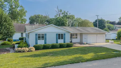 301 9th St, Mendota, IL 61342