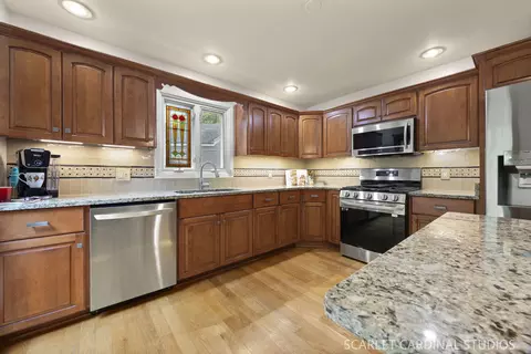 Kitchen - 1808 Downing Ct, Naperville, IL 60563 photo 1 of 3