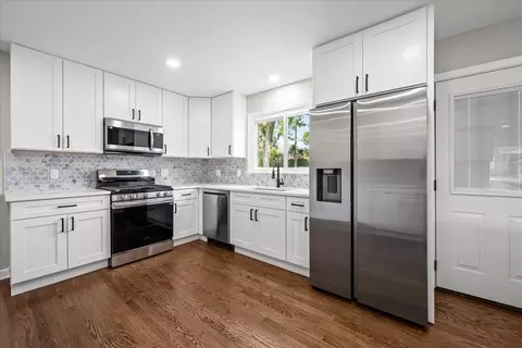 Kitchen - Undisclosed, Des Plaines, IL 60016 photo 1 of 3