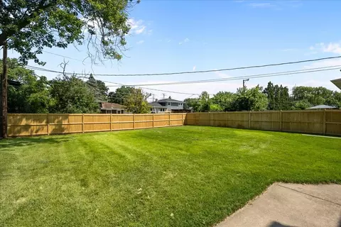 Exterior - Undisclosed, Des Plaines, IL 60016 photo 2 of 2