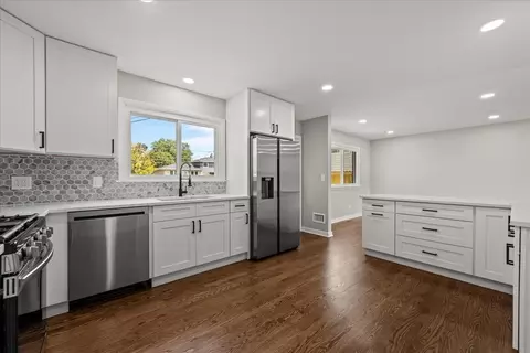 Kitchen - Undisclosed, Des Plaines, IL 60016 photo 2 of 3
