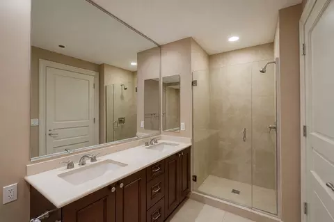 Bath - 60 E Monroe St #3002, Chicago, IL 60603 photo 1 of 5