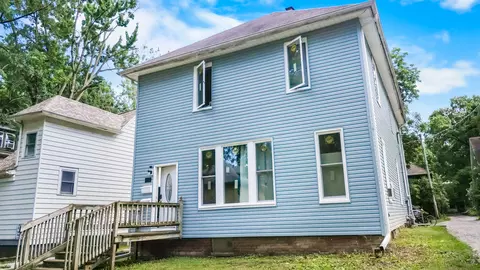 709 W California Ave, Urbana, IL 61801