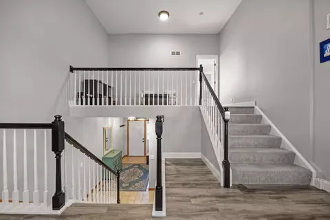 Entry Way - 955 Ascot Dr, Elgin, IL 60123 photo 3 of 5