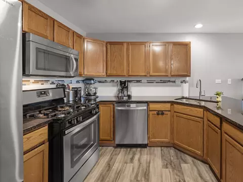 Kitchen - 955 Ascot Dr, Elgin, IL 60123 photo 1 of 2