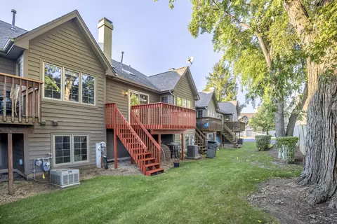 Exterior - 955 Ascot Dr, Elgin, IL 60123 photo 2 of 3