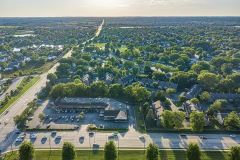 View/Area - 955 Ascot Dr, Elgin, IL 60123 photo 3 of 7