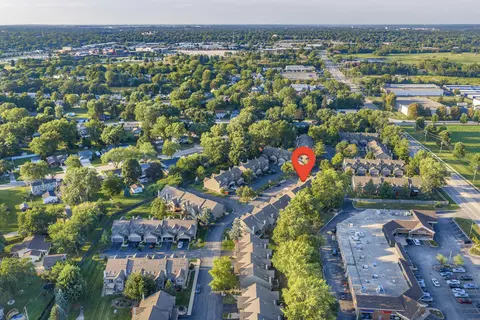 View/Area - 955 Ascot Dr, Elgin, IL 60123 photo 2 of 7