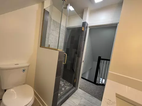 Bath - 5652 S Shields Ave, Chicago, IL 60621 photo 3 of 4