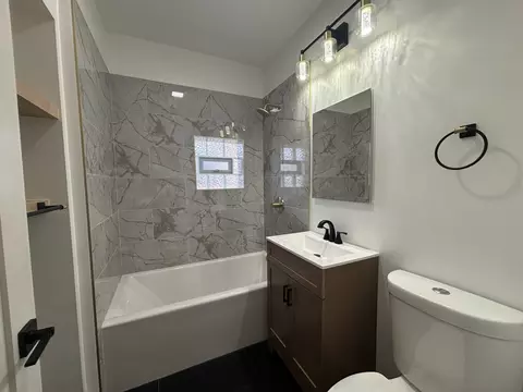 Bath - 5652 S Shields Ave, Chicago, IL 60621 photo 1 of 4