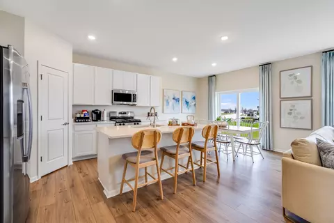 Kitchen - 565 Arye Dr, Elgin, IL 60124 photo 1 of 3