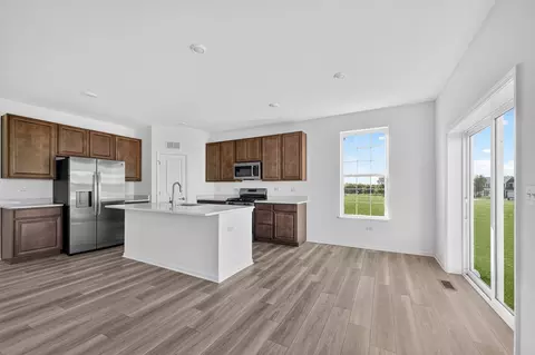 Kitchen - 565 Arye Dr, Elgin, IL 60124 photo 3 of 3