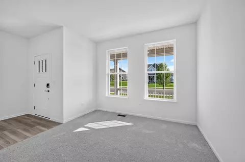 Living - 565 Arye Dr, Elgin, IL 60124 photo 5 of 5