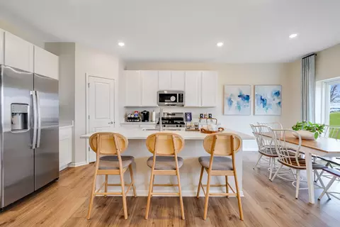 Kitchen - 565 Arye Dr, Elgin, IL 60124 photo 3 of 3