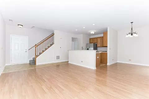 Living - 4036 Boulder Ct, Aurora, IL 60504 photo 2 of 4
