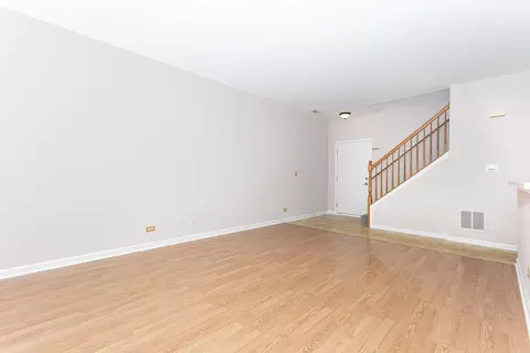 Living - 4036 Boulder Ct, Aurora, IL 60504 photo 3 of 4