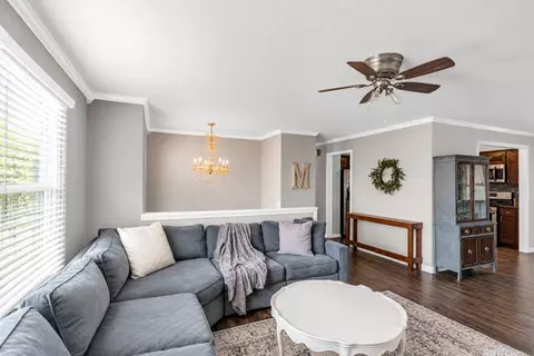 Other - 419 Deerpath Dr, Lindenhurst, IL 60046 photo 4 of 7