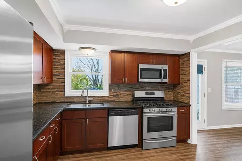 Kitchen - 419 Deerpath Dr, Lindenhurst, IL 60046 photo 2 of 2