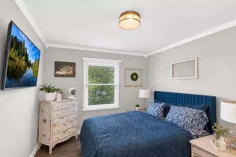 Bedroom - 419 Deerpath Dr, Lindenhurst, IL 60046 photo 3 of 6