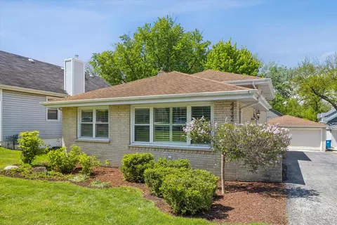 4432 Wilson Ave, Downers Grove, IL 60515
