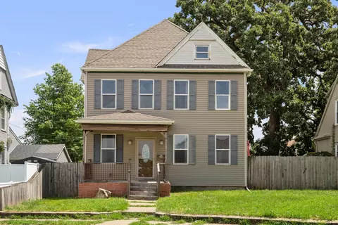 1813 Leclaire St, Davenport, IA 52803