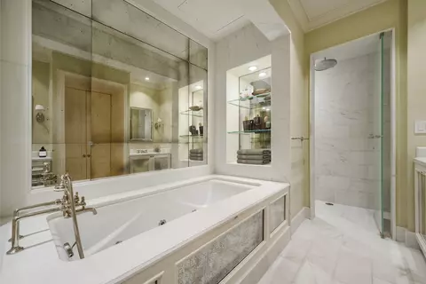 Bath - 159 E Walton Pl #7D, Chicago, IL 60611 photo 5 of 10