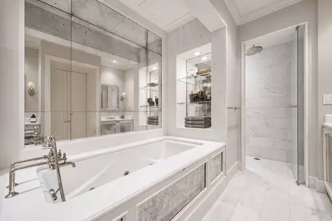 Bath - 159 E Walton Pl #7D, Chicago, IL 60611 photo 6 of 10