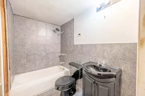 Bath - 600 Jefferson St, Ingleside, IL 60041 photo 1 of 1