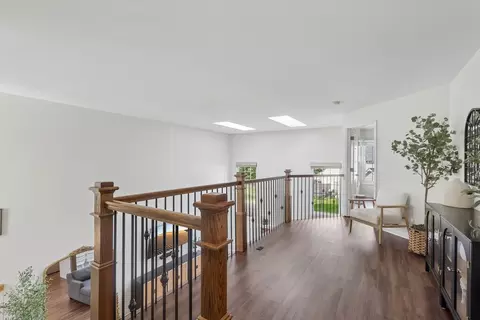 Entry Way - 4804 Turnberry Dr, Hoffman Estates, IL 60010 photo 3 of 5