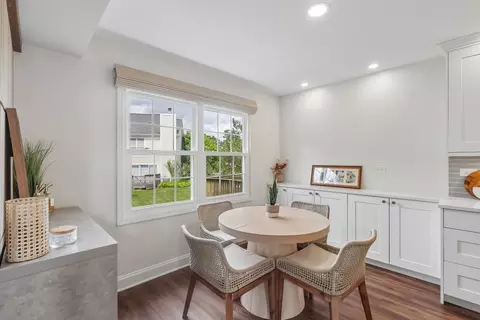 Dining - 4804 Turnberry Dr, Hoffman Estates, IL 60010 photo 1 of 1