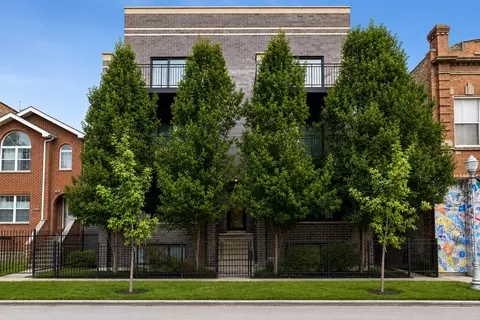 3004 W Lyndale St #1E, Chicago, IL 60647