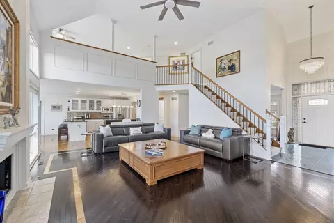 Living - 1319 Cranbrook Cir, Aurora, IL 60502 photo 2 of 5