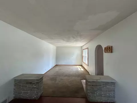 Living - 165 W 34th St, Steger, IL 60475 photo 2 of 3