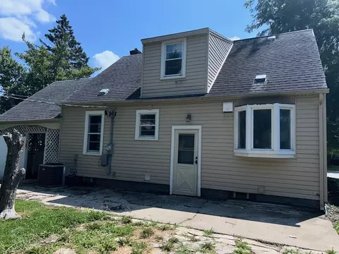 Exterior - 165 W 34th St, Steger, IL 60475 photo 2 of 4