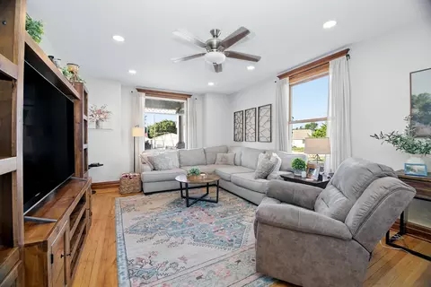 Living - 617 Penfield St, Beecher, IL 60401 photo 6 of 8