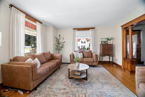Living - 617 Penfield St, Beecher, IL 60401 photo 2 of 8