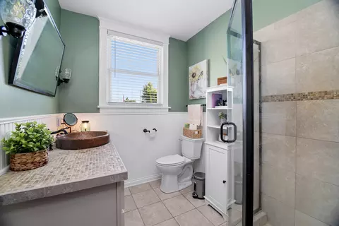Bath - 617 Penfield St, Beecher, IL 60401 photo 1 of 2