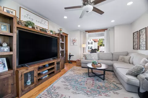 Living - 617 Penfield St, Beecher, IL 60401 photo 5 of 8