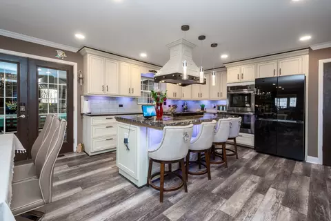 Kitchen - 10 Matts Rd, Fox Lake, IL 60020 photo 2 of 10