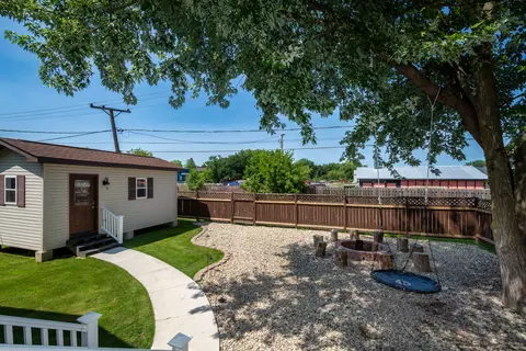 Exterior - 10 Matts Rd, Fox Lake, IL 60020 photo 7 of 11