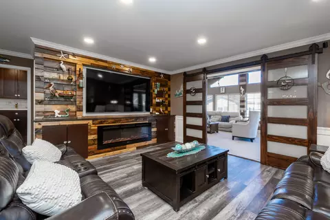 Living - 10 Matts Rd, Fox Lake, IL 60020 photo 1 of 5