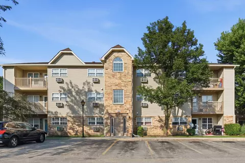 1524 W Sand Bar Ct #1B, Round Lake, IL 60073