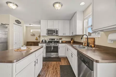 Kitchen - 6617 Eich Dr, Joliet, IL 60431 photo 3 of 3