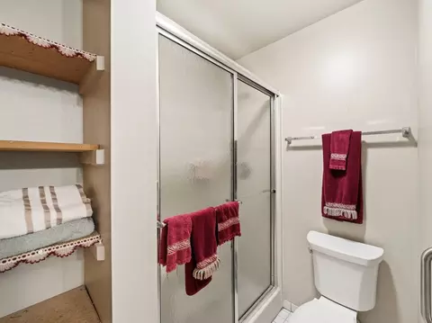 Bath - 201 Walters Ln #1A, Itasca, IL 60143 photo 3 of 3