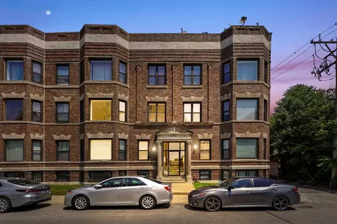 348 E 41st St #1, Chicago, IL 60653