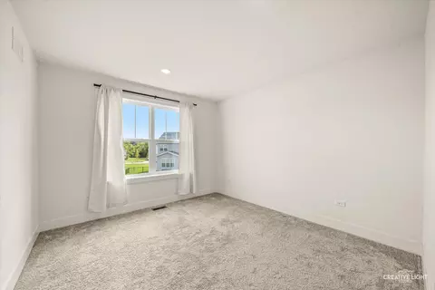 Bedroom - 3553 Doral Dr, Elgin, IL 60124 photo 6 of 8