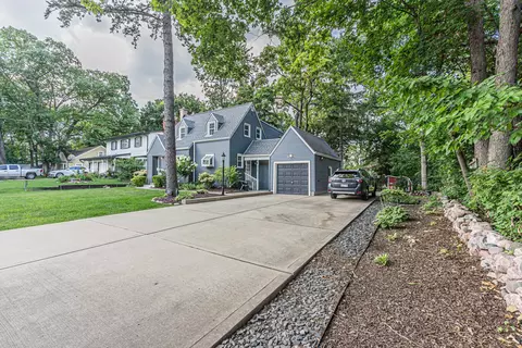 Exterior - 834 Forest Ave, Elgin, IL 60120 photo 9 of 14